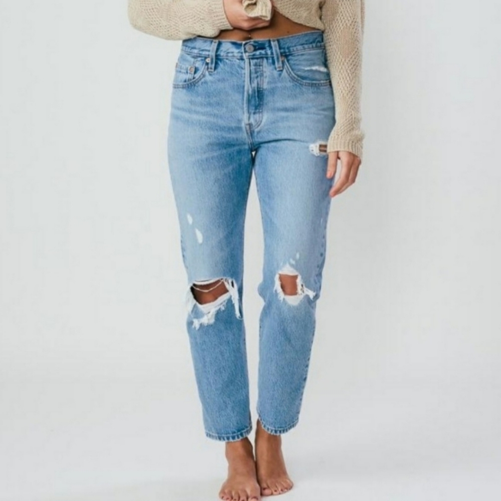 Levi's Wedgie Straight women's high rise distressed button fly jeans size 28